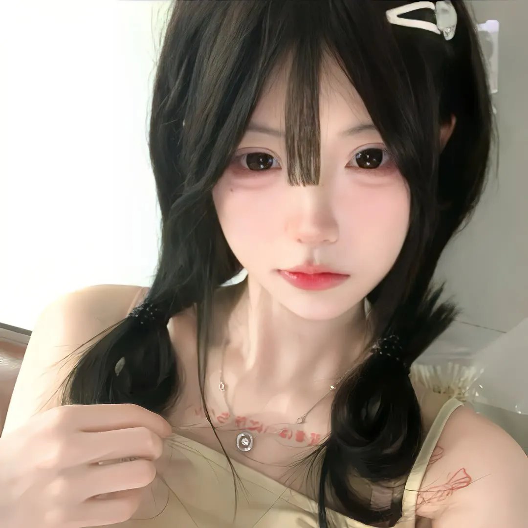 女孩,母亲与恶魔 海报